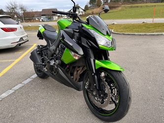  Kawasaki Z1000