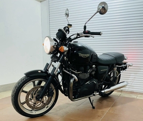  Triumph Bonneville