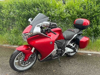 �������� Honda VFR1200F DCT