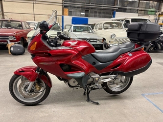  Honda NT650V	