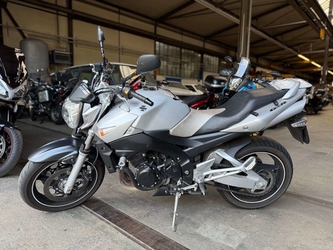 �������� Suzuki GSR600A