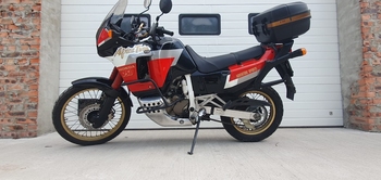 �������� Honda Africa Twin XRV750