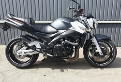 Suzuki GSR600SA